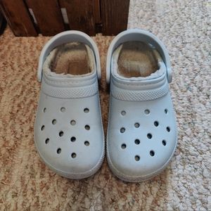 Baby Blue Fleece Lined Crocs Mens 4 Women's 6 Used Condition Slide Clogs